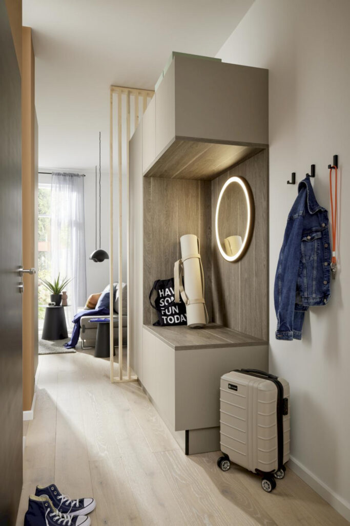 Hoe haal je het maximale uit een kleine woonkamer? | Dressing, inbouwkast en haardwand op maat