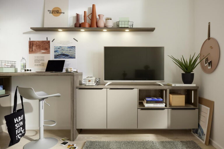Hoe haal je het maximale uit een kleine woonkamer? | Dressing, inbouwkast en haardwand op maat