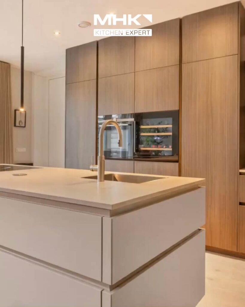 Van Damme Interior | Dressing, inbouwkast en haardwand op maat