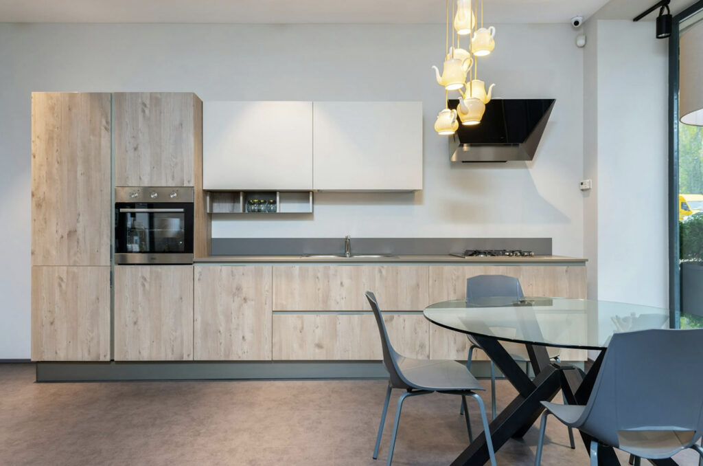 Keukenstijlen | Dressing, inbouwkast en haardwand op maat