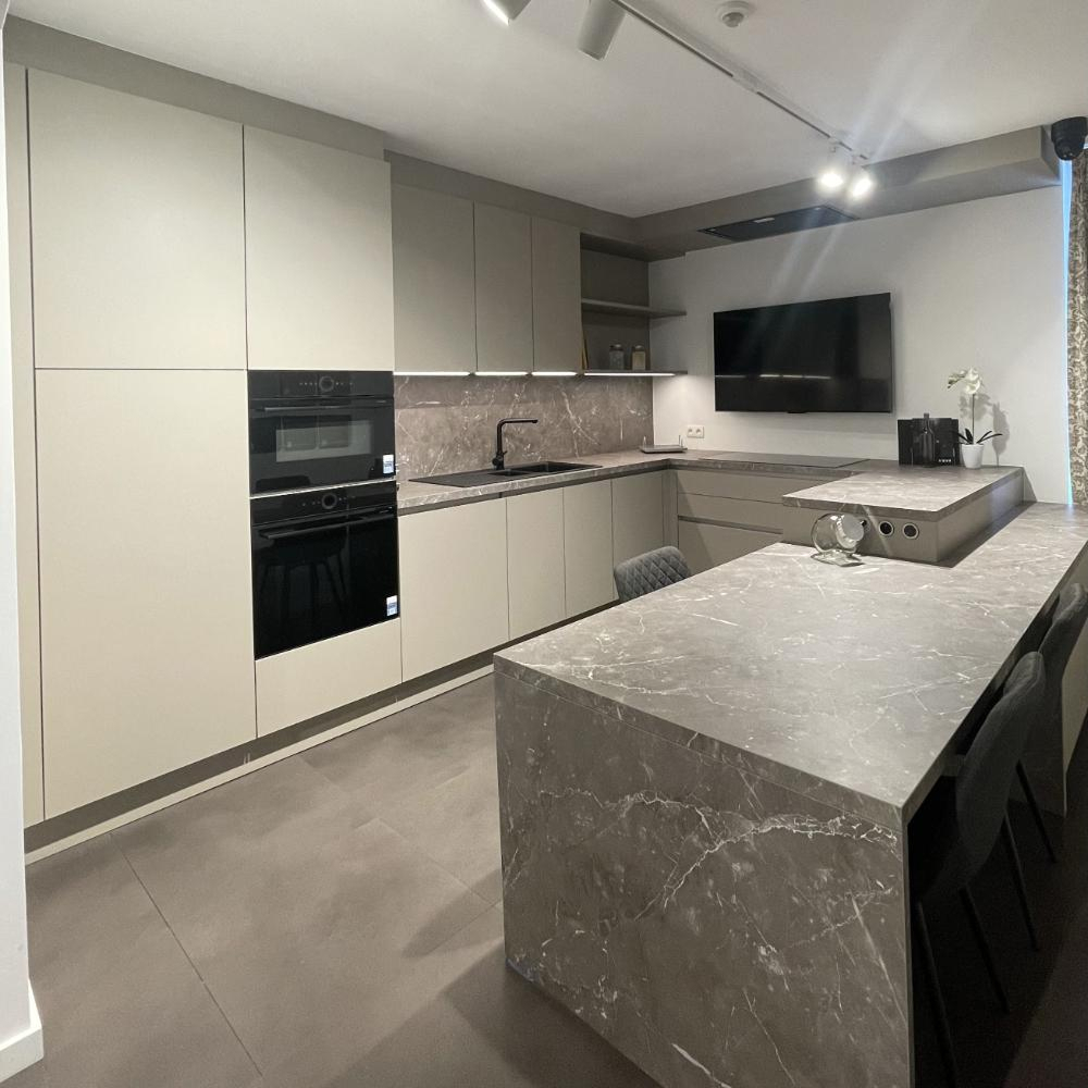 Keuken | Dressing, inbouwkast en haardwand op maat