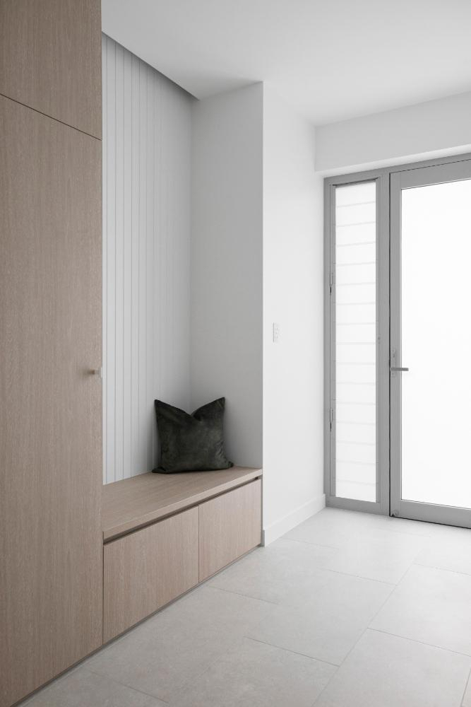 Maatkasten 2 | Dressing, inbouwkast en haardwand op maat