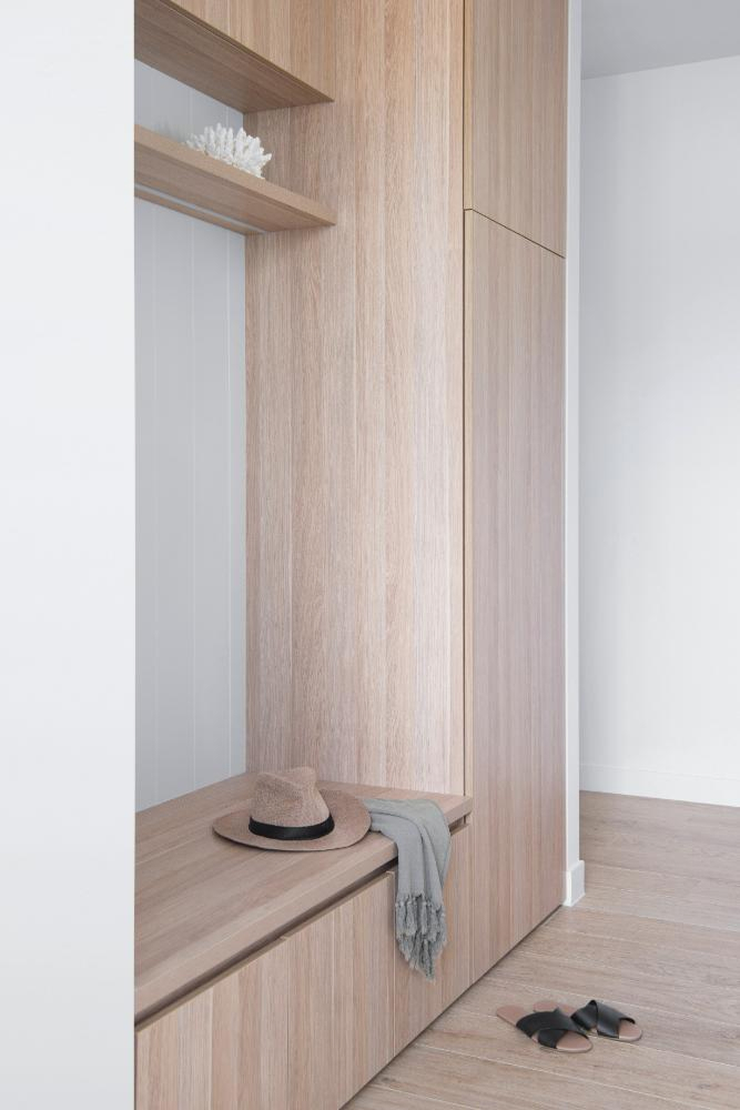 Maatkasten 1 | Dressing, inbouwkast en haardwand op maat