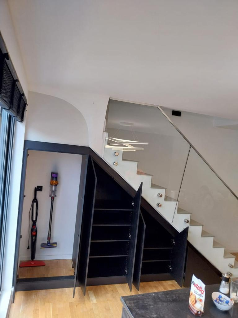 Meubels op maat 2 | Dressing, inbouwkast en haardwand op maat