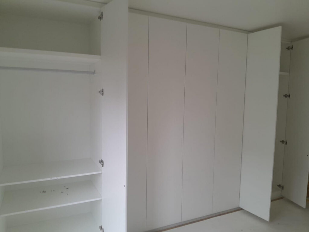 Meubels op maat 1 | Dressing, inbouwkast en haardwand op maat