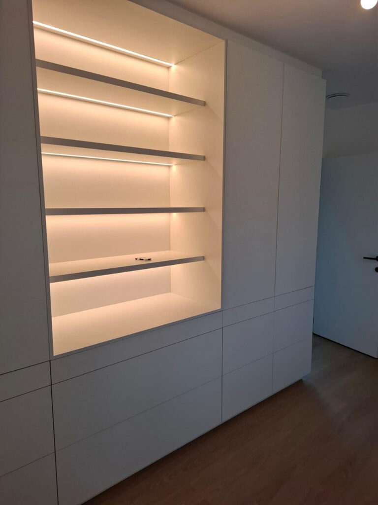Meubels op maat 1 | Dressing, inbouwkast en haardwand op maat