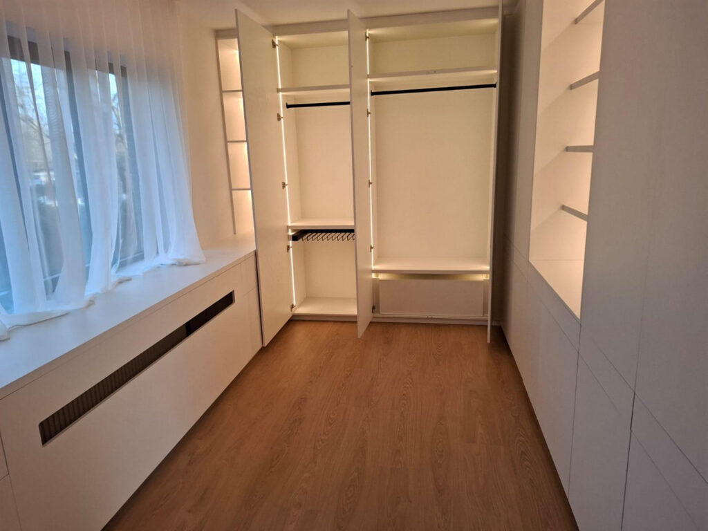 Meubels op maat 1 | Dressing, inbouwkast en haardwand op maat